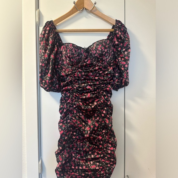 🆕For Love & Lemons Melrose Black & Pink Floral Mini
Ruched Dress. - Picture 4 of 7